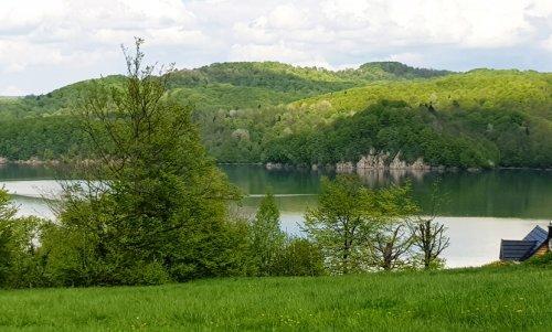 Sprzedam działki  o powierzchni od 600 m2 do 1800 m2 z dostępem do wody w Olchowiec nad Jeziorem Solińskim-249.253